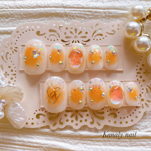 オーダー制】 オレンジ チークネイル イニシャル入(変更可) キラキラ