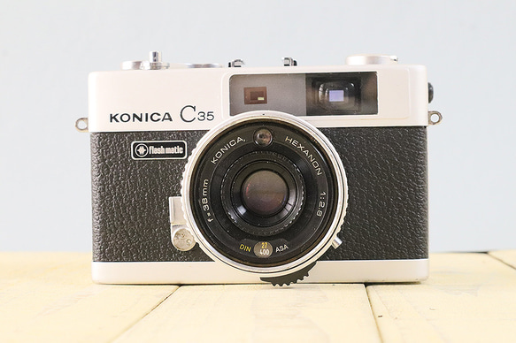 【完動品/3ヶ月保証】オールドフィルムカメラ  KONICA C35 flashmatic S/N744041 m037 1枚目の画像