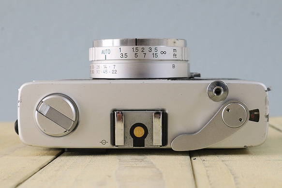 【完動品/3ヶ月保証】オールドフィルムカメラ  KONICA C35 flashmatic S/N744041 m037 4枚目の画像