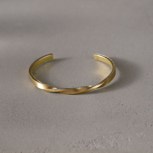 ウノアエレ／ゴールド ツイストデザイン バングル 楽天市場】ウノアエレ UNOAERRE バングル ブレスレット 750 K18