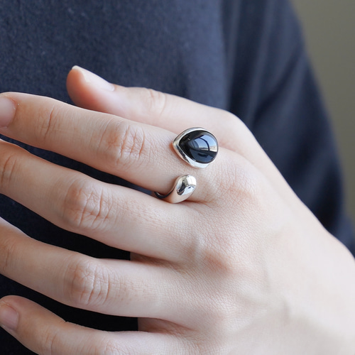 ブラックオニキスのペアシェイプフォークリング シルバー《送料無料