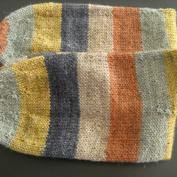 手編みの靴下　ヤクを含んだ糸で編んだ、カラーブロックの靴下（男性用） 9枚目の画像
