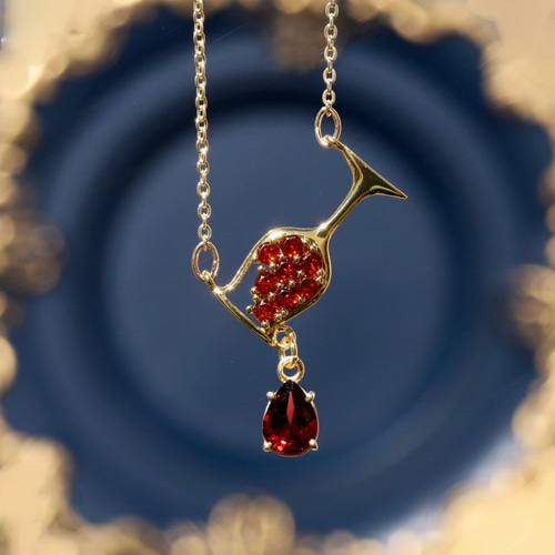 再販10超】ぶどう酒の雫ネックレス《モザンビークガーネット》ゴールド  