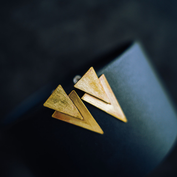 Creema限定 真鍮  三角形  スタッドピアス アンティークゴールド 送料無料　BP007 5枚目の画像