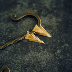 Creema限定 真鍮  三角形  スタッドピアス アンティークゴールド 　BP007 7枚目の画像