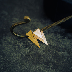 Creema限定 真鍮  三角形  スタッドピアス アンティークゴールド 　BP007 6枚目の画像