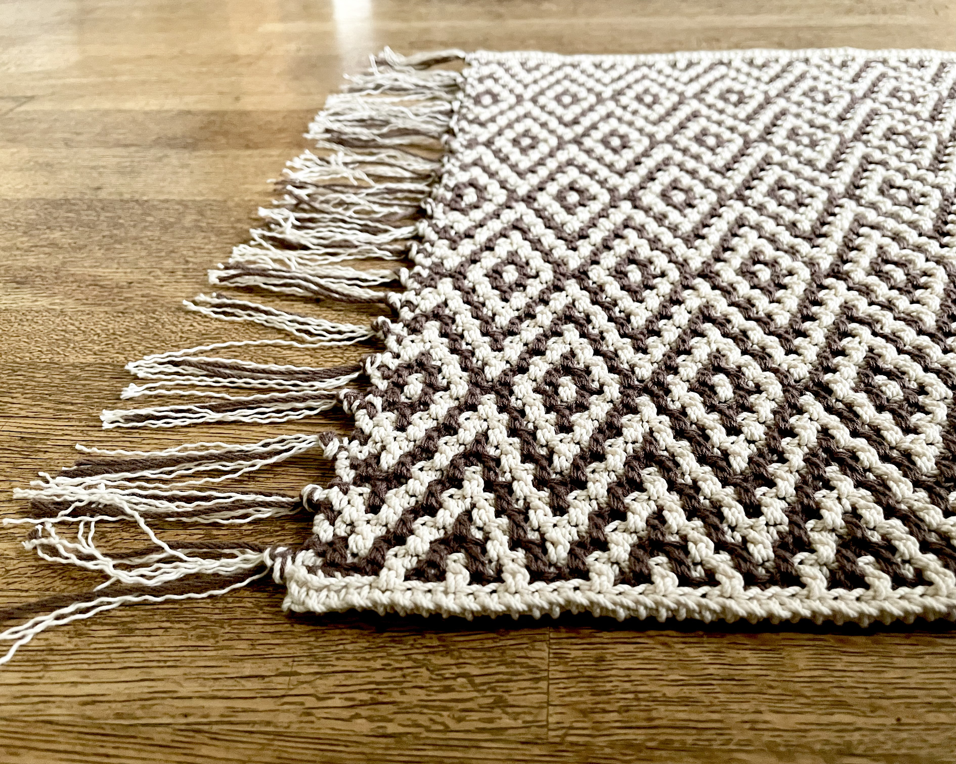 135cm 190cm x ブラウン フリンジ付きラグ