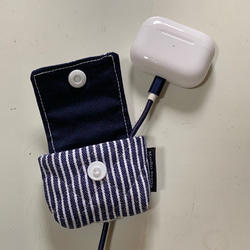 【SALE】(ストライプ)キルトAirPods Proケース【充電ホールの有無を選択可能】 2枚目の画像