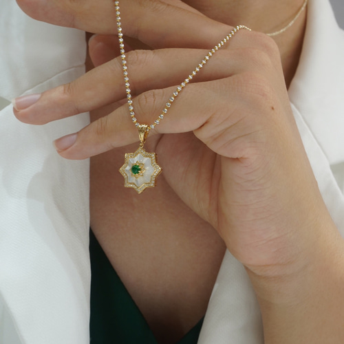 K18 エメラルドダイヤシェルネックレスペンダント