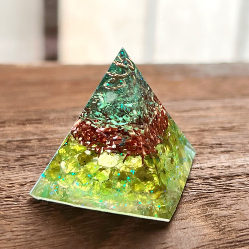 ピラミッド オルゴナイト❤️‼️5cm型 調和の願い 魔除け＆幸運力を放出】オルゴナイト・ピラミッド△ナザールボンジュウ