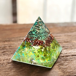 【お得な大小セット】ピラミッド型オルゴナイト ペリドット 9枚目の画像