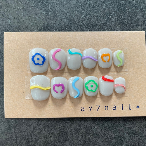 うねうねネイル 落書きネイル カラフルネイル 韓国ネイル 個性派 派手  