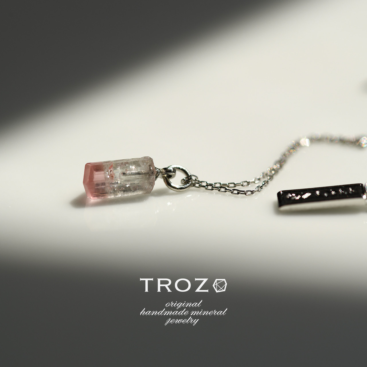 【044 Tourmalin Fest】 バイカラートルマリン 鉱物原石 プラチナ ネックレス 天然石 アクセサリー