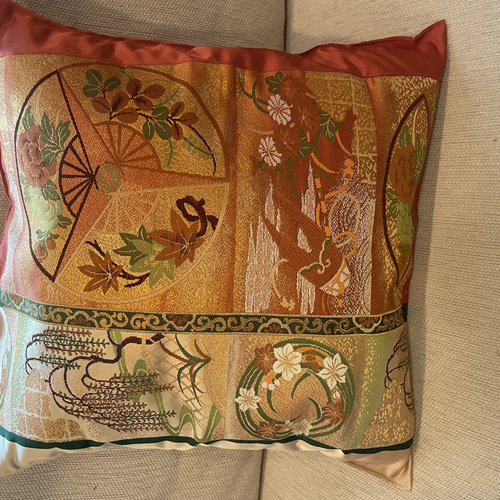 【売却済】金箔正絹袋帯リメイククッションカバー2枚組 売却済】金箔正絹袋帯リメイククッションカバー2枚組 k-011】45×45cm