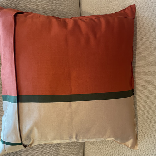 2220 世界観を豪華な刺繍で表現した袋帯リメイク正絹クッションカバー