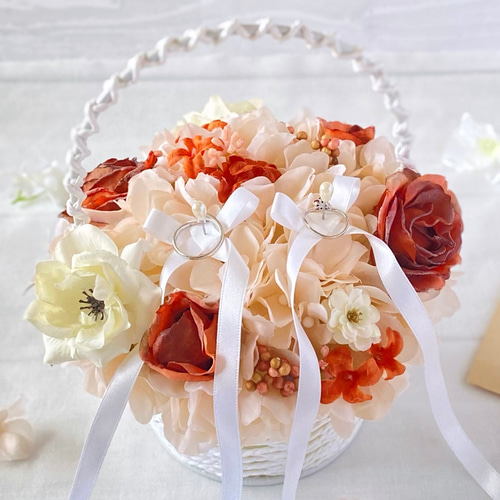 オレンジダリア＆ピーチローズの アンティーク クラッチブーケ