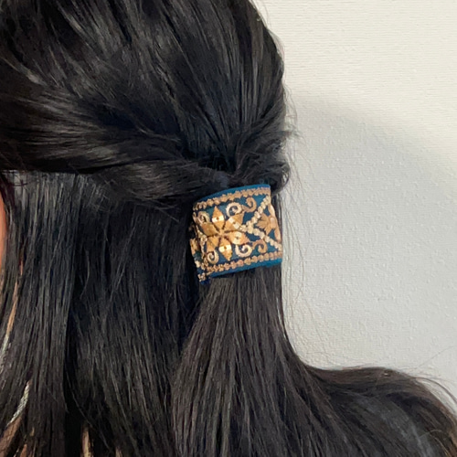 インド刺繍 ポニーフック くるんと巻きつけ ヘアカフス ポニーフック