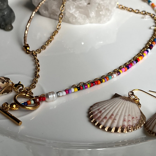 ⬛️ハンドメイド用のメジャー付き★カラフルビーズ、ハンドメイドの貝殻、ネックレス 淡水パール♡カラフルビーズ♡ステンレスチェーン♡貝殻ネックレス