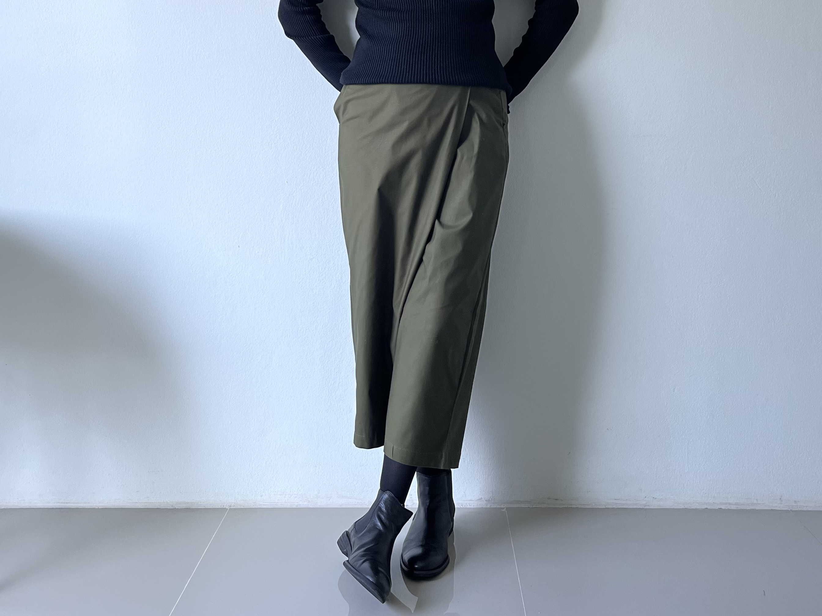 「ハリ」のある「しっかり」生地で上質&綺麗見え。ｽﾄﾚｯﾁスパンデックスコットン巻きスカート風なペグトップ   カーキ