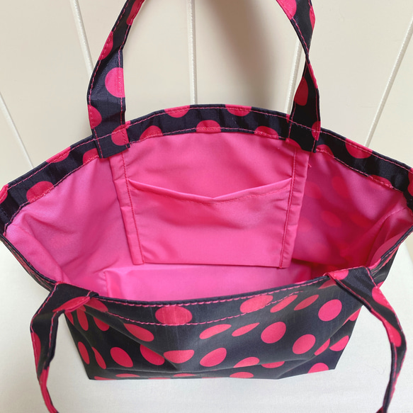 　黒×ピンクドット柄リップストップナイロンミニトートバッグ＊ティッシュケース付き / バッグインバッグ 5枚目の画像