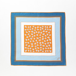 【母の日ギフト】エレガントスカーフ（ブルー、水色、オレンジ）大判サイズ「マルセイユ」【最高品質シルク100％】 3枚目の画像