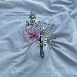 ビーズフラワー ピンクのお花と白いお花　4本 5枚目の画像