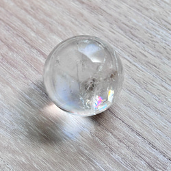 【アイリス スフィア】非加熱 虹入り 9cm 台座付き アイリス スフィア】非加熱 虹入り 9cm 台座付き