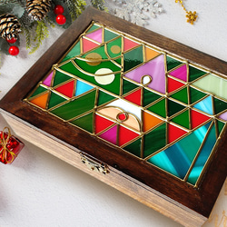 【クリスマス2023】クリスマスの木箱　森のサンタ　昭和レトロな小物入れ　ステンドグラス風　 1枚目の画像
