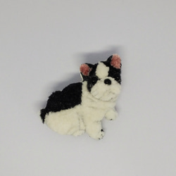 フレンチブルドッグの刺繍ブローチ　犬　フレブル 2枚目の画像