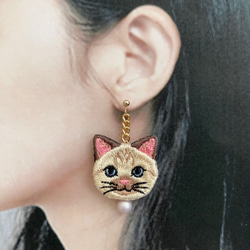 \新品/捷克珠耳環，可選貓刺繡和薰衣草格紋✩.*˚ 第5張的照片