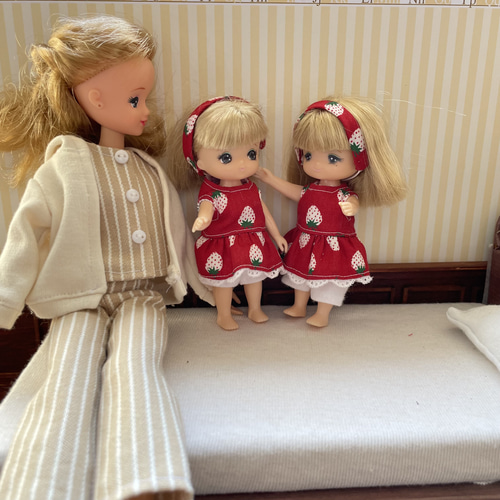 M2327 ミキちゃんマキちゃん ハンドメイド 服 いちご柄 白パンツ