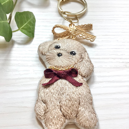 トイプードル 犬 動物 キーホルダー ビーズ ハンドメイド 手刺繍 刺繍