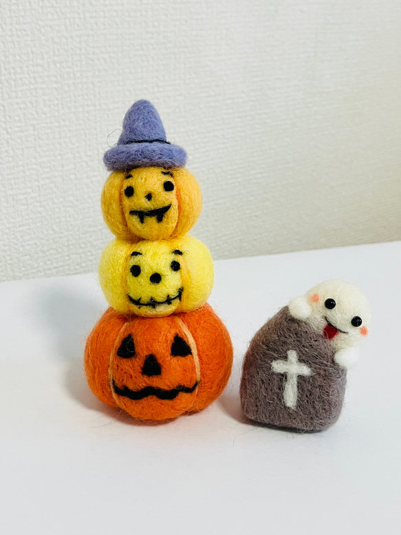 専用ページ【10/13までお値引き中】ハロウィンお菓子屋さん　羊毛フェルト 羊毛フェルト ハロウィン カボチャタワーとオバケちゃん 羊毛フェルト