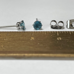 インディゴブルーカイヤナイトのスタッドピアス　サージカルステンレス316L 11枚目の画像