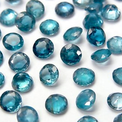 インディゴブルーカイヤナイトのスタッドピアス　サージカルステンレス316L 8枚目の画像