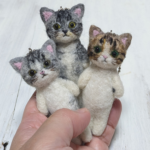 お手軽うちの子オーダー 直立姿勢の子猫マスコット 羊毛フェルト 羊毛