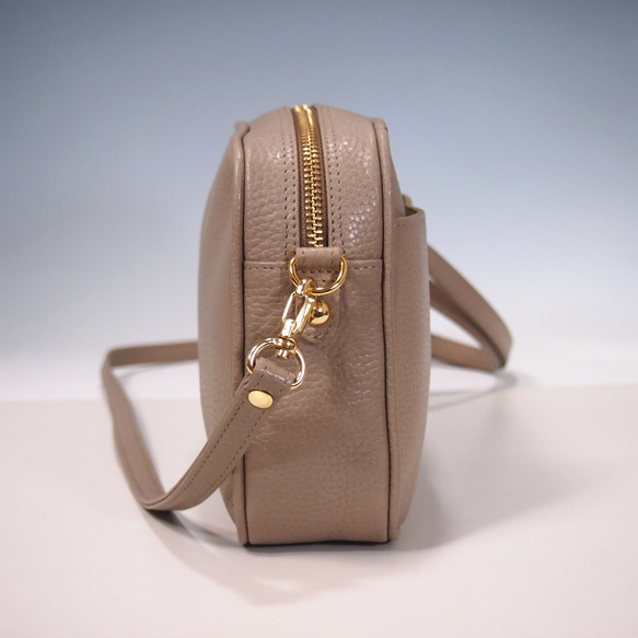 ★只今製作中★１０月２０日前後の発送予定★日本製★牛革★スクエア・フォルム★２WAY★ショルダーバッグ★スマホP★トープ E1219061314(9295円)