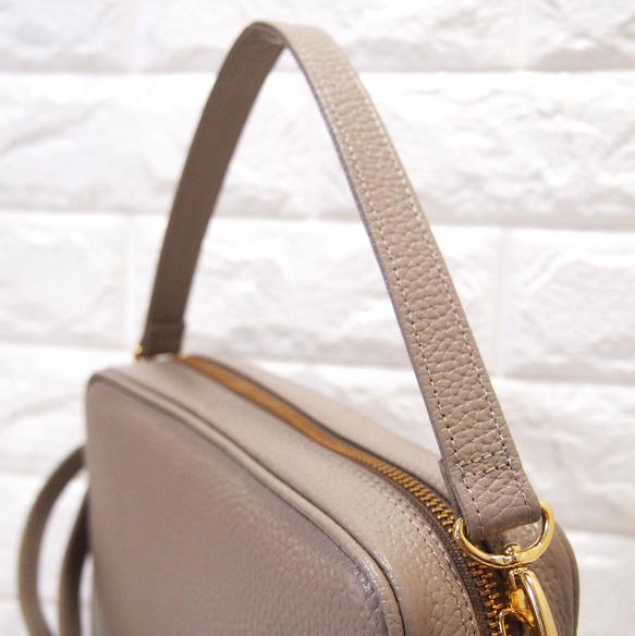 ★只今製作中★１０月２０日前後の発送予定★日本製★牛革★スクエア・フォルム★２WAY★ショルダーバッグ★スマホP★トープ E1219061314(9295円)