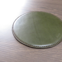 『ワケあり』【イタリアンレザー使用】マウスパッド丸型　緑/茶糸 3枚目の画像