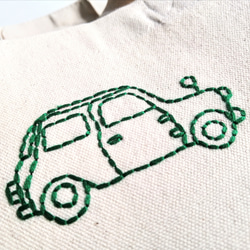 かわいい手刺繍の緑の車　ミニトートバッグ　生成り　帆布　コットン　手提げ　ランチバッグ　Sサイズ　 3枚目の画像