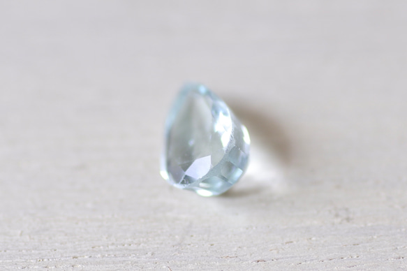 アクアマリン＊ペアシェイプ・カット＊1.30ct＊8.8×6.0mm＊BEA-006 2枚目の画像