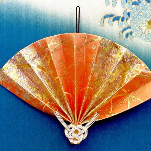 扇子○壁飾り○小桜柄○サーモンピンク○扇-44 （送料無料・追跡