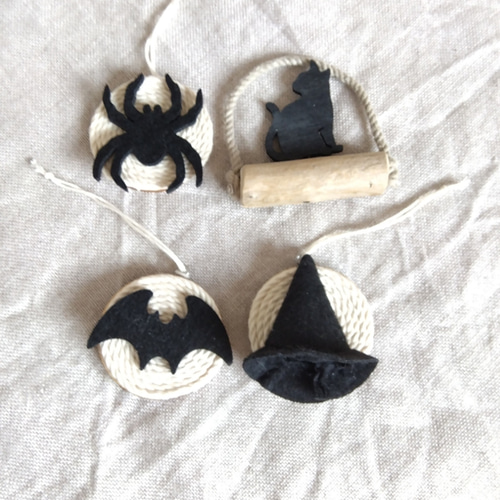 ハロウィンオーナメント ハロウィン  雑貨 小物 飾り 秋  manata 楽天市場】ハロウィン ふわふわかぼちゃオーナメント 3連