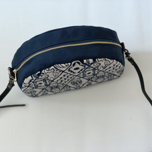 ⚮̈ミナペルホネン symphony light gray まるっこポシェットさん