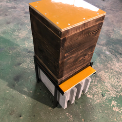 日本蜜蜂 重箱用巣箱台 29cm用 シルバー 4枚目の画像