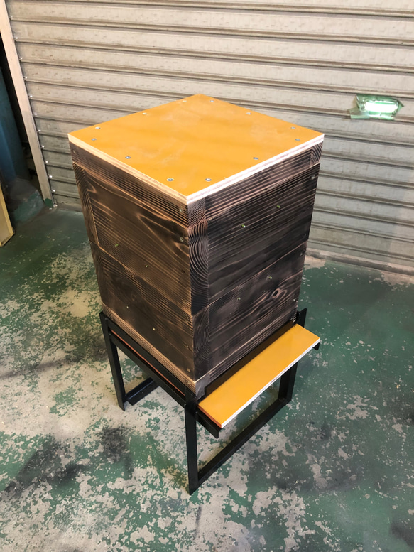 日本蜜蜂 重箱用巣箱台 29cm用 シルバー 3枚目の画像