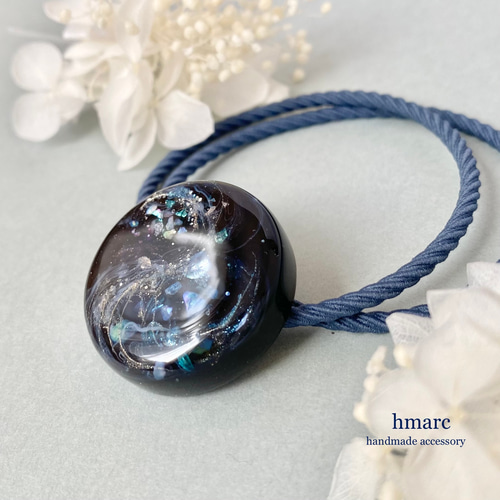 孔雀 ／ 和柄 大人 レジン ヘアゴム（ポニーフック） ／ ブラック