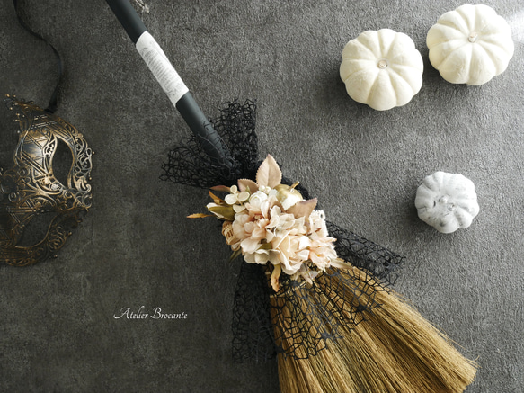 大きなほうきのアレンジ・ブラック（スワッグ・ギフト・ハロウィン  