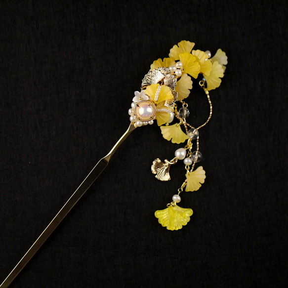 黄色のイチョウの葉手作りタッセルかんざしヘアピン漢服の着物アクセサリー 1枚目の画像