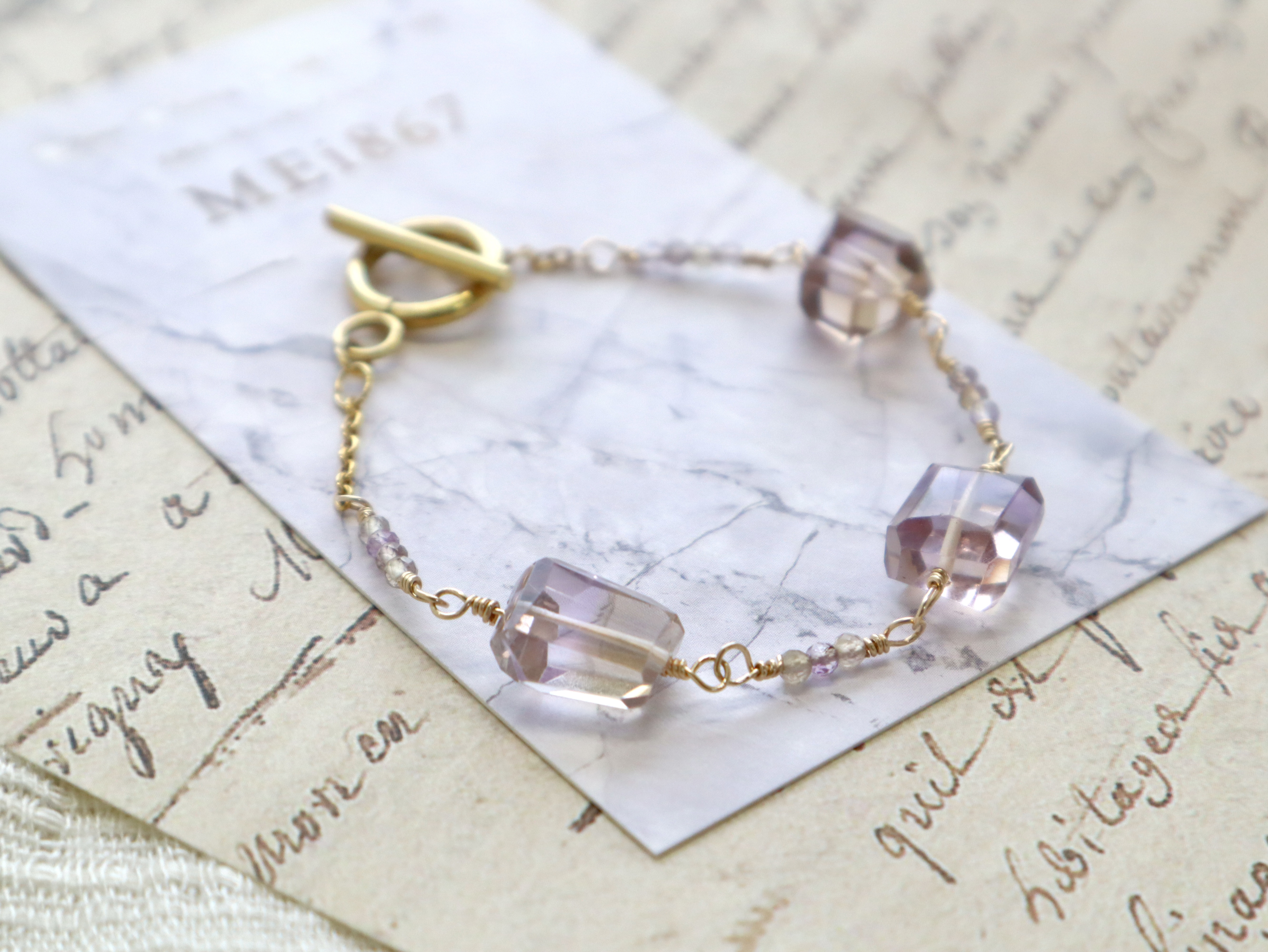 アメトリンのマンテルブレスレット　天然石　華奢　金属アレルギー対応　春　夏　秋　冬　シック　誕生日